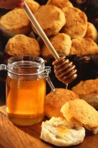 Medicinal properties of honey are benefits and side effects for health and beauty nutrition in Telugu