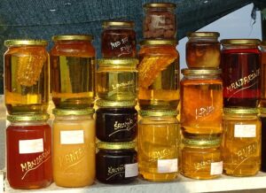 Medicinal properties of honey are benefits and side effects for health and beauty nutrition in Telugu